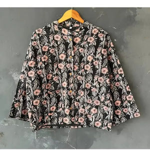 Veste Kantha en coton faite à la main pour femmes broderie imprimée de blocs floraux décorée bouton de manteau court respirant tissé hiver - Product Image 1