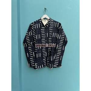 Vente en gros de vestes indiennes en coton matelassé faites à la main Vintage réversible Kantha avec broderie Bord respirant et libre - Product Image 6