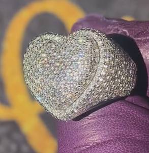 Bague en forme de cœur personnalisée avec des pierres brillantes |   Bijoux Hip Hop en Moissanite VVS |   Bague unisexe de luxe en argent 925 certifiée GRA - Product Image 1