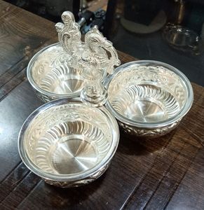 <span class=keywords><strong>Diya</strong></span> in metallo con campana Diwali oggetto in scatola regalo di velluto - Product Image 5