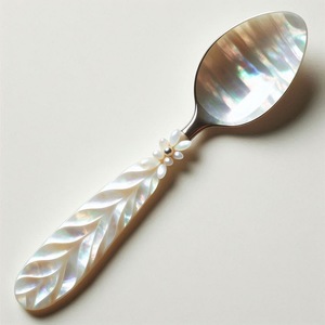 Cuillère perlée de luxe au design ancien intemporel - Product Image 1