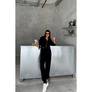 Conjunto Deportivo de Tela Negra, Regalo para Personas Activas - Product Image 3