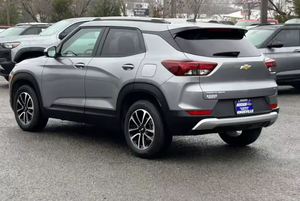 PRÊT À EXPÉDIER 2024 Tra1lblazer LT Turbo SUV Volant à Gauche Pneus R19 Sièges en Cuir Intérieur Clair Transmission Automatique 6 Places - Product Image 3