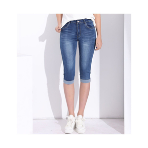 Logo personnalisé imprimé Legging de sport Yogawear 73% polyester 27% spandex coupe ajustée taille haute vêtements de sport serré fitness capri femmes - Product Image 4