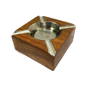 Cendrier nautique vintage en bois et laiton poli pour les bateaux classiques et l'affichage des objets de collection maritimes dans les salons - Product Image 6