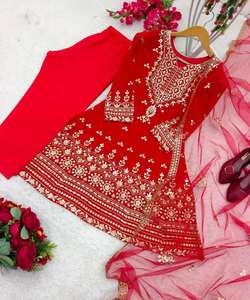 Fusion de mode: Style pakistanais Salwar Kameez - Fusion de styles traditionnels et modernes, créant une mode chic et élégante - Product Image 2