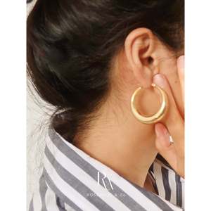 Trendy 25mm & 40mm Hoop Earrings Light <b>Weight</b> Gold Medium Huggie Non Tarnish Silver Large Hoops Statement Gift for Her - Product Image 4