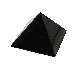 Pirámide de shungita pulida de 3.9 pulgadas (100 mm) - Product Image 2