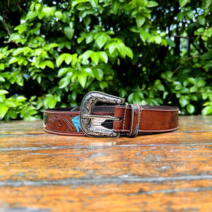 Ceinture de cowboy western style rétro punk avec rivets, en cuir de vache véritable avec motif en relief de feuilles et boucle en alliage, personnalisable - Product Image 6