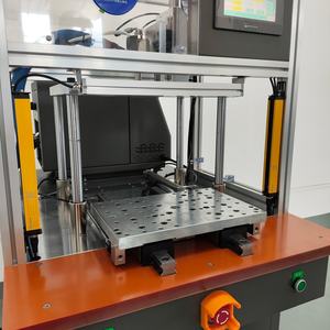 Equipo de Moldeo a Baja Presión para Encapsulación de Sensores y Módulos de Control que Minimiza el Daño de los Componentes Durante la Inyección - Product Image 5