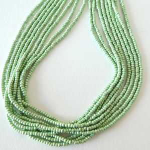 Collier de perles vert sauge, collier vert clair, colliers de demoiselles d'honneur - Product Image 1