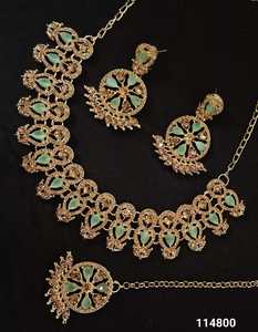 Bijoux indiens forme de fleur plaqué or Motipearl traditionnel Kundan clouté collier ras du cou boucle d'oreille Mangtika ensemble de bijoux - Product Image 6