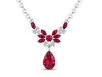 Kalung Batu Permata Ruby Potongan Pir Desain Mewah REYES 6.91 karat dalam Perak Sterling 925 Perhiasan Pesta Moissanite Untuk Wanita