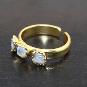 Bague pierre de naissance bague réglable en or opale australienne brute naturelle galvanisée - Product Image 2