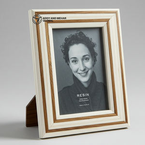 Marco de Fotos de Resina y Madera Hecho a Mano, Marco Decorativo Elegante para Interiores Contemporáneos - Product Image 1