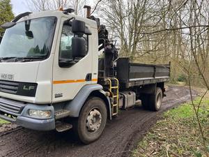 Camión volquete con hiab - Product Image 3