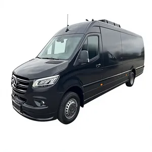 Furgone Mercedes-Benz Sprinter con Motore Turbo, Trasmissione Automatica, Motore a Combustione Interna, Fari LED, Pneumatici R17, Modello 2025 - Product Image 1