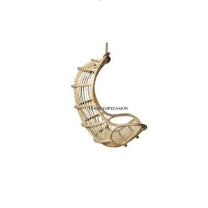 Fourniture de balançoires en rotin à la mode pour les jardins domestiques avec revêtement résistant à la rouille et design élégant pour une retraite en plein air confortable - Product Image 1