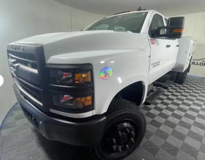 Precio Accesible 2023 - Camión de Servicio/Mecánico Usado Chevrolet S5500 con Plataforma Plana - Automático, Listo para Exportación, Entrega Global - Product Image 3