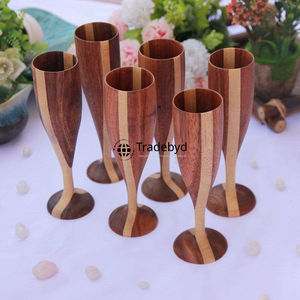 Gobelets en bois et verre naturel pour cadeaux d'entreprise Ensembles de pendaison de crémaillère et cadeaux écologiques par Tradebyd - Product Image 1