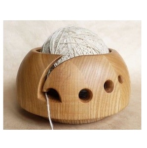 Cuenco de Madera Clásico para Guardar e Hilar Hilos, Hecho a Mano, Decorativo, de la India - Product Image 1