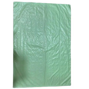 Rollos de Tela Tejida de Polipropileno Verde con Impresión Flexográfica Impermeable para Embalaje Industrial de Almacenamiento y Transporte - Product Image 3