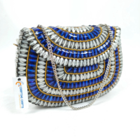 Sac à main en cuir perlé pour femme, style classique, idéal pour les créations artisanales et les occasions spéciales (examen, remise de diplôme), modèle disponible au meilleur prix, fabrication indienne.