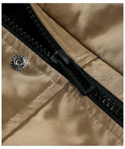 Chaqueta acolchada de invierno personalizada OEM para hombre, cuello levantado, acolchada, transpirable, de secado rápido, carcasa de nailon, logotipo frontal, estilo burbuja - Product Image 2