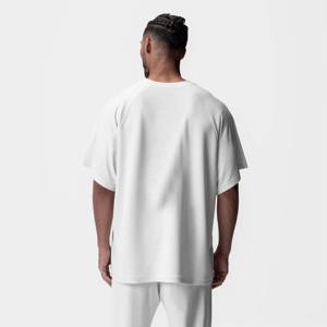 T-shirt classique à manches raglan pour homme avec confort supérieur et style tendance - Product Image 2