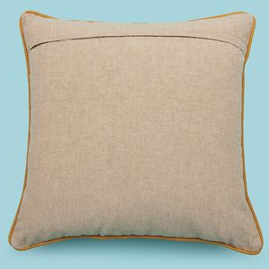 Personnalisé Fait à la main de luxe décoratif oiseau volant magnifiquement brodé housses de coussin fabriqués en Inde au meilleur prix de gros - Product Image 3