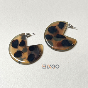 Handcrafted Vintage Lacquer Earrings with Incomplete Design and Light <b>Brown</b> Dots, Custom Wholesale Fashion Accessory Gift - Product Image 4