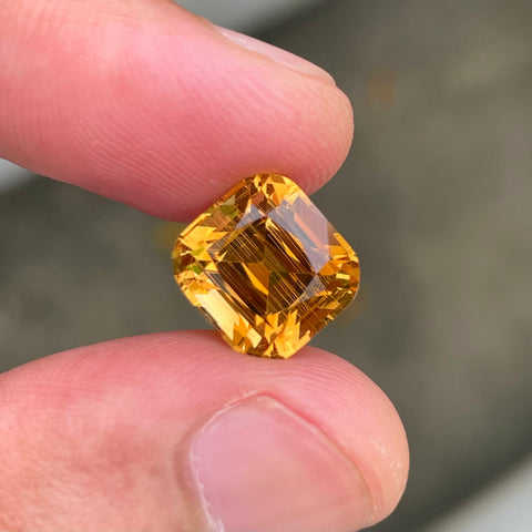 สีเหลือง