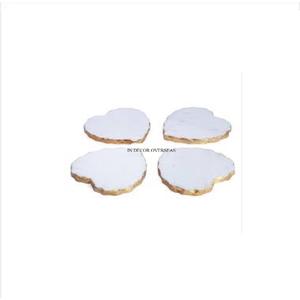 Sous-verres faits de marbre blanc de qualité luxueuse en forme de coeur avec des bords dorés - Product Image 1