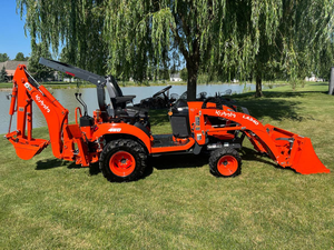 Tracteur utilitaire Kubota BX23S 23HP d'origine |   Tracteur diesel 4x4 pour l'agriculture et tracteur compact pour les projets d'aménagement paysager - Product Image 2