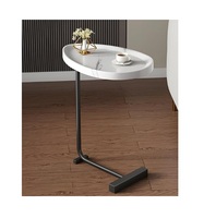 Table basse moderne et durable en métal avec plateau en métal pour salon de style farmhouse et configuration de sièges sur balcon extérieur