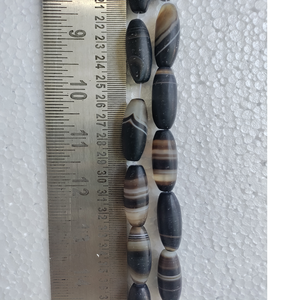 Perles en pierre d'agate à bandes sur mesure fabriquées à partir de véritables pierres d'agate idéales pour la revente par les magasins de perles et les créateurs de bijoux - Product Image 3