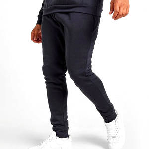 Ensemble de survêtement personnalisé pour hommes Polyester coton DTF DTG Rhinestone deux pièces Slim Fit Jogger Outfit Gym Wear Athletic Suit - Product Image 5