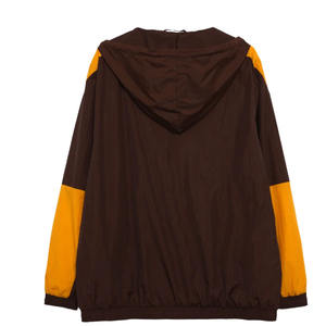 Chaqueta Cortavientos Personalizada Iota Phi Beta con Media Cremallera, Impermeable, para Senderismo, Color Marrón y Dorado - Product Image 2