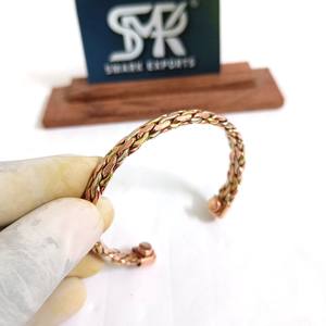 Brazalete de Cobre Trenzado de Triple Hilera, Ajustable, Abierto, Tradicional, Hecho a Mano, Ligero, con Patrón Entrelazado, para Hombre y Mujer - Product Image 2