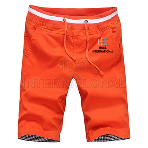 Short de surf à séchage rapide pour hommes, polyester extensible, motif uni, maillots de bain de plage décontractés, vêtements de plage en gros, style satin - Product Image 1