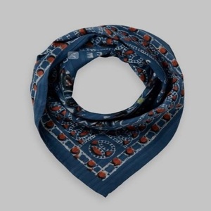 Bandana carré en gros avec logo personnalisé, impression numérique couleur, foulard pour la tête, toutes saisons, écologique, durable, de bonne qualité - Product Image 3