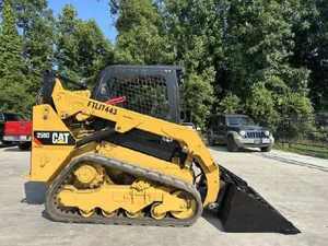 Chargeuse compacte sur pneus Cat 966H d'occasion, modèle 2023, avec composants essentiels de moteur et de pompe, à vendre - Product Image 6
