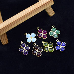 Colgante de flor turquesa-Forma de corazón para abalorio pequeño de piedras preciosas, conjunto de bisel chapado en oro hecho a mano, regalo de encanto elegante para ella - Product Image 3