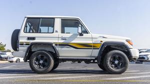 Neuf/Occasion 2024 pour ISER LC71 4.0L Essence Euro IV Double Cabine 4x4 Diesel Automatique Direction à Gauche Foncé - Product Image 3