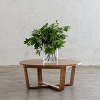 Table basse en bois de teck massif de qualité supérieure avec finition huilée offrant une durabilité supérieure pour une utilisation à long terme