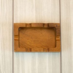 Compact Reliable Wooden <b>Ashtray</b> Crafted From Quality Wood Providing Long Lasting Durability And Smooth Finish - Product Image 2
