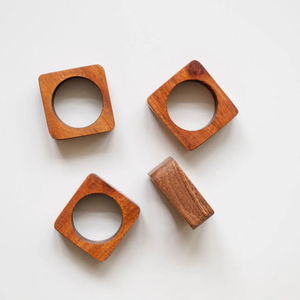 Porte-serviettes en bois naturel faits à la main ronds de serviette en bois carrés modernes lot de 6 pour mariage ou occasions spéciales - Product Image 5