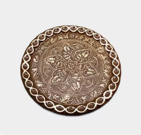 Assiette de chargeur en métal gaufré à la main écologique de luxe Assiettes de service de nourriture décoratives de vaisselle royale les plus tendances Achetez maintenant!