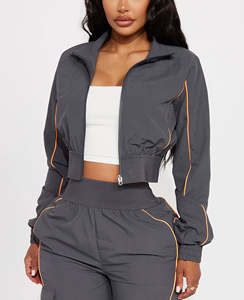 Ensemble survêtement femme 100% nylon, veste zippée courte et pantalon, couleur unie, impression personnalisée sur écran, ensemble de jogging pour femmes - Product Image 4