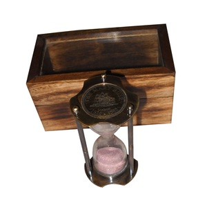 Reloj de arena de alta calidad, latón marítimo, arena, temporizador, brújula, diseño único hecho a mano, artículo náutico para artículo de mesa promocional - Product Image 1